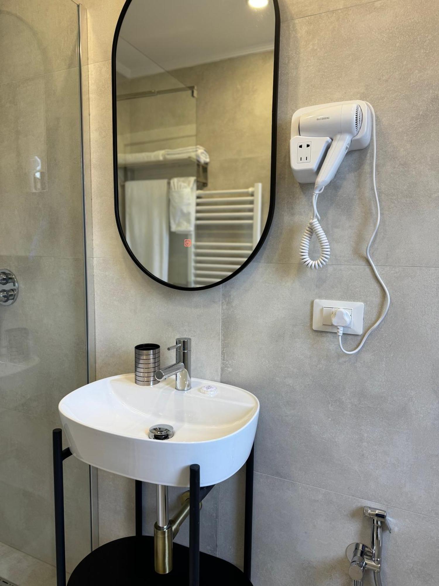 L'Hotel Tirana Zewnętrze zdjęcie