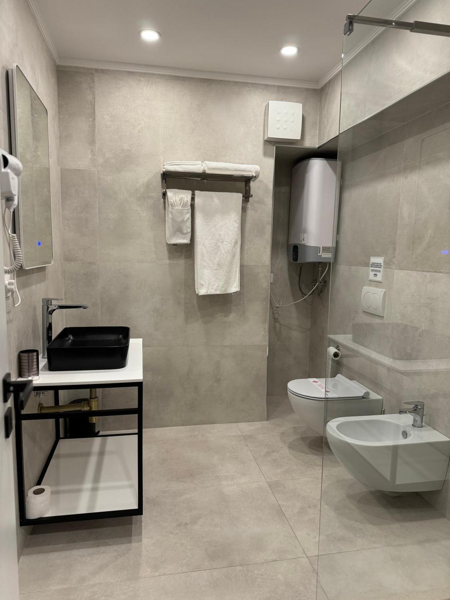L'Hotel Tirana Zewnętrze zdjęcie