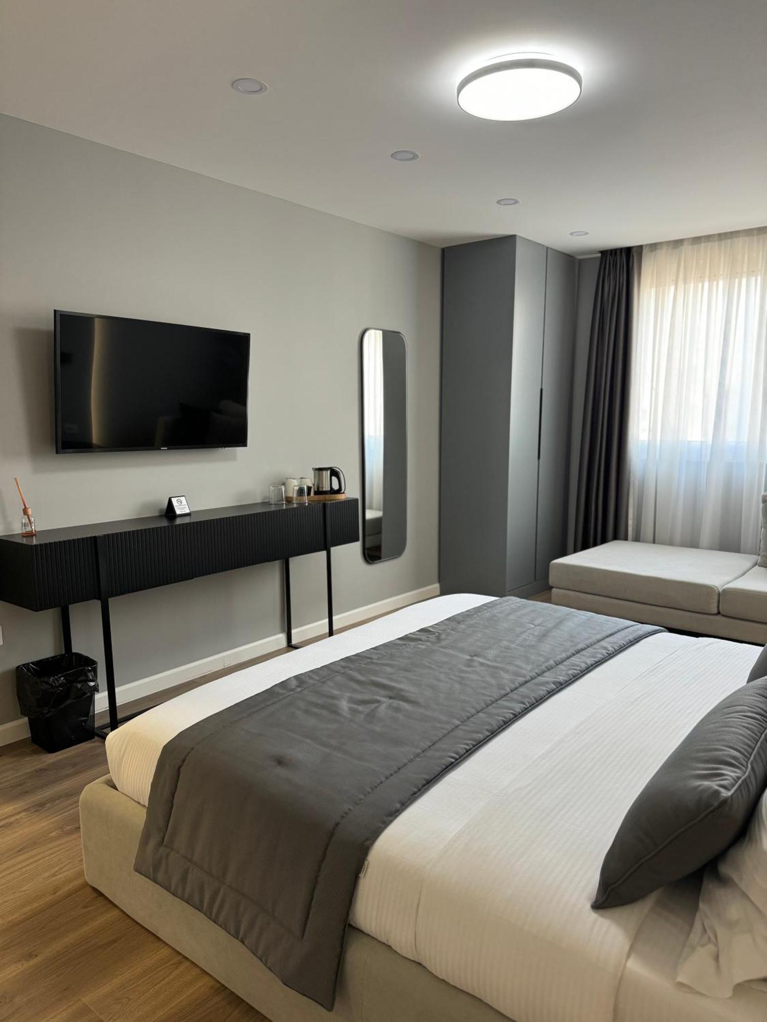 L'Hotel Tirana Zewnętrze zdjęcie